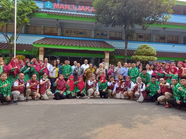 MAN 3 Jakarta Pusat Dikunjungi oleh Delegasi Pejabat Pemerintah Mesir Untuk Saling Berbagi Praktik Baik Sebagai Penyelenggara Pendidikan Menengah Religius, Salah Satu Sarana Penunjang Program PKH (Program Keluarga Harapan) MAN 3 Jakarta Pusat Dikunjungi oleh Delegasi Pejabat Pemerintah Mesir Untuk Saling Berbagi Praktik Baik Sebagai Penyelenggara Pendidikan Menengah Religius, Salah Satu Sarana Penunjang Program PKH (Program Keluarga Harapan)