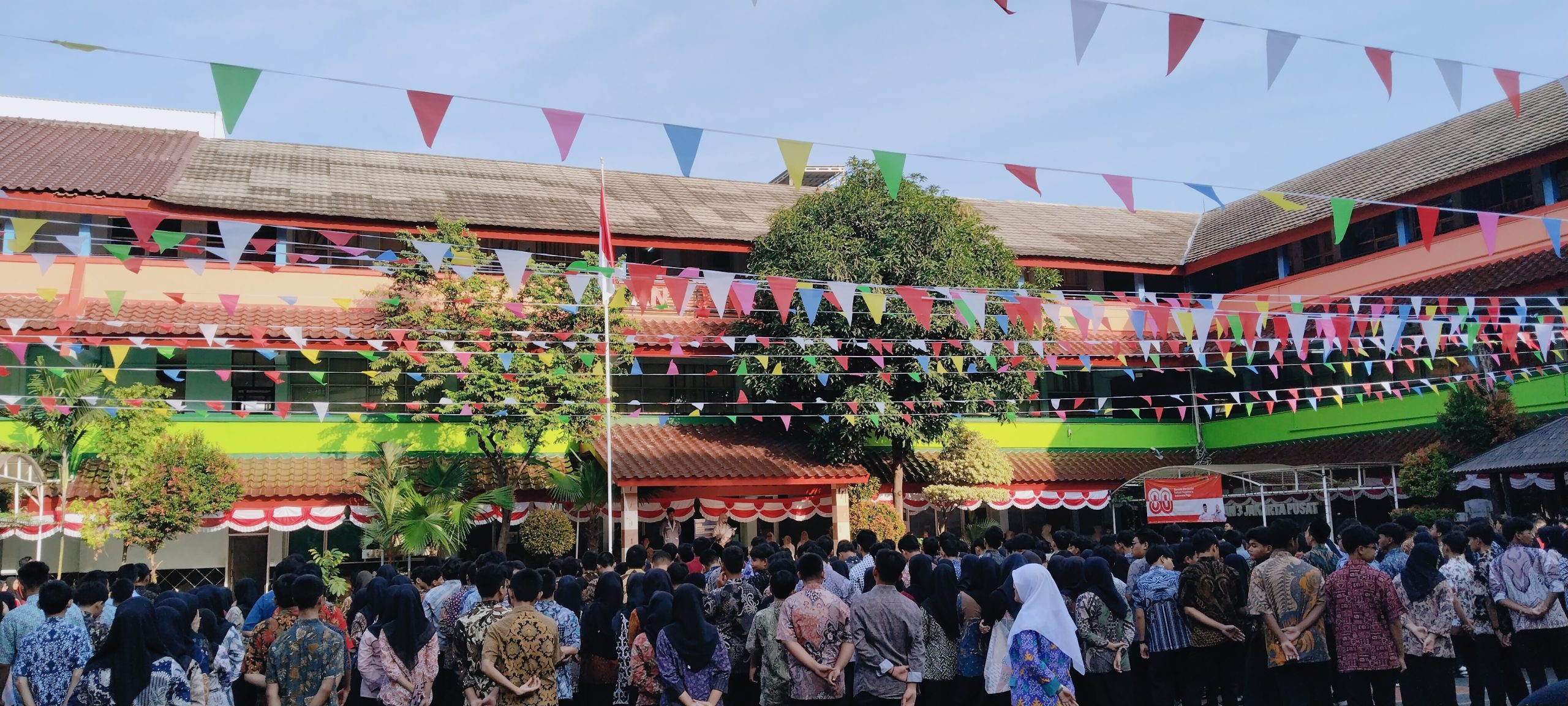 Upacara HUT ke-80 Republik Indonesia di MAN 3 Jakarta Pusat Berlangsung Khidmat dan Penuh Semangat Kebangsaan Upacara HUT ke-80 Republik Indonesia di MAN 3 Jakarta Pusat Berlangsung Khidmat dan Penuh Semangat Kebangsaan