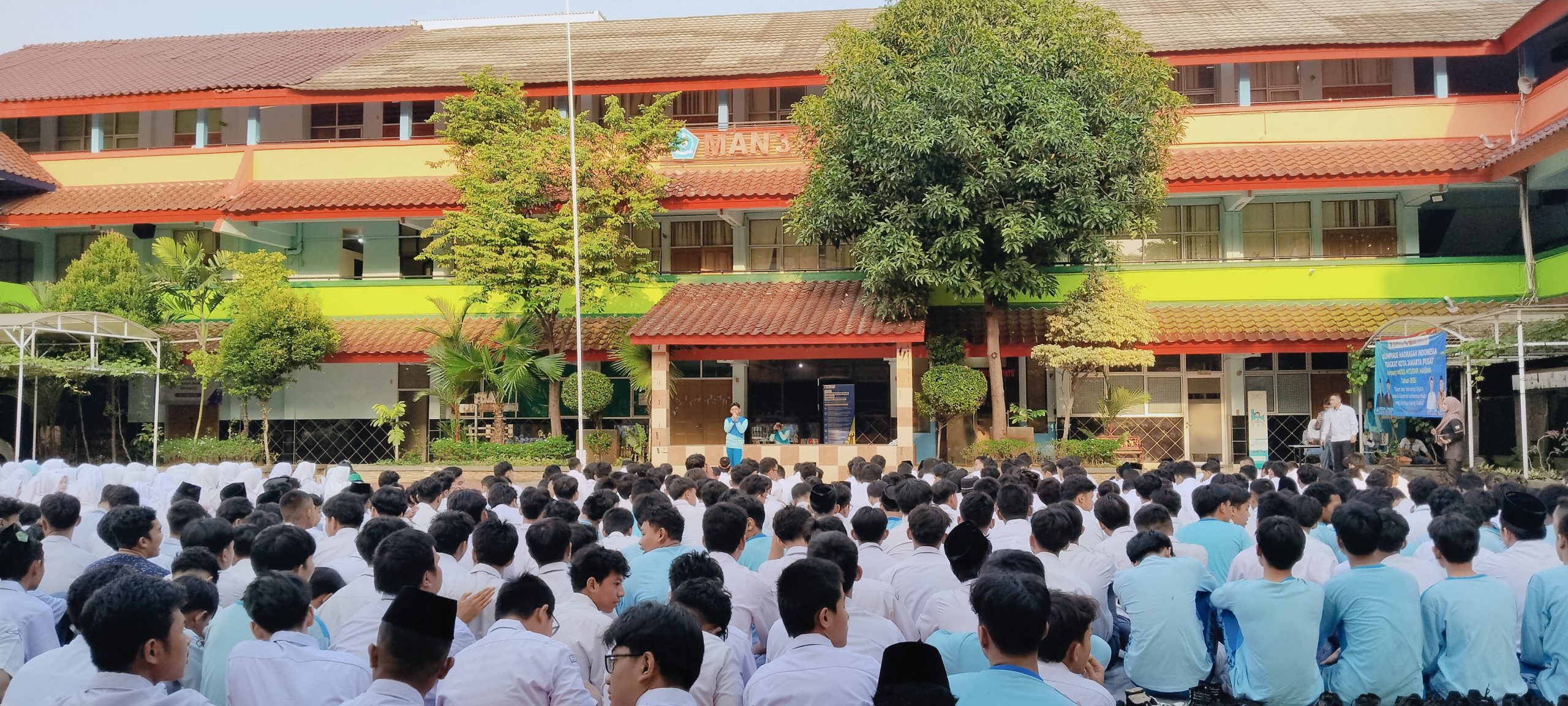 Sarapan Sehat Bersama, Coffee Morning Hangatkan Pagi Wujud Kebersamaan di MAN 3 Jakarta Pusat Sarapan Sehat Bersama, Coffee Morning Hangatkan Pagi Wujud Kebersamaan di MAN 3 Jakarta Pusat