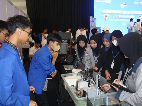 Siswa MAN 3 Jakarta Pusat Borong Lima Prestasi pada Olimpiade TIK Nasional 2025 Kategori Robotik Siswa MAN 3 Jakarta Pusat Borong Lima Prestasi pada Olimpiade TIK Nasional 2025 Kategori Robotik
