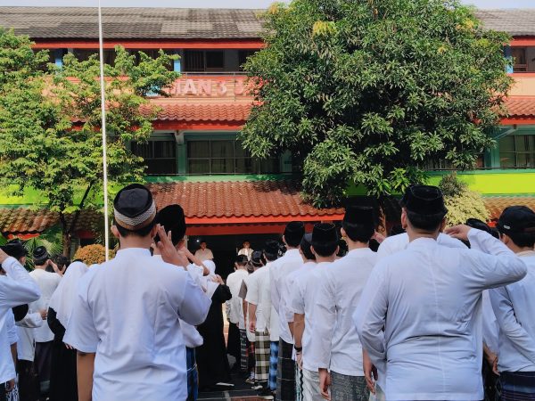 Resolusi Jihad Menggema di Madrasah: MAN 3 Jakarta Pusat Peringati Hari Santri Nasional