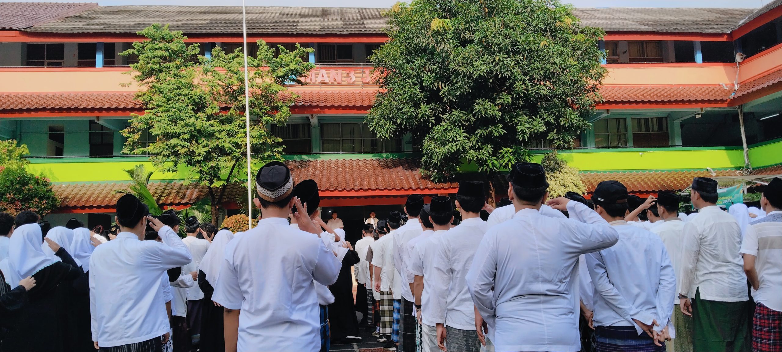 Resolusi Jihad Menggema di Madrasah: MAN 3 Jakarta Pusat Peringati Hari Santri Nasional