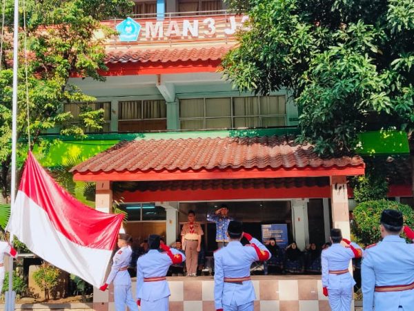 MAN 3 Jakarta Pusat Gelar Upacara Hari Kesaktian Pancasila 2025