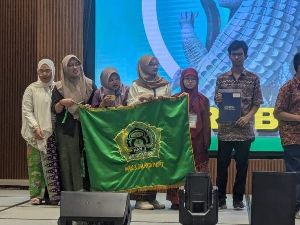 Madrasah Berprestasi di Kancah Dunia, MAN 3 Jakarta Pusat Raih Medali Emas
