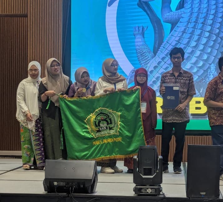 Madrasah Berprestasi di Kancah Dunia, MAN 3 Jakarta Pusat Raih Medali Emas Madrasah Berprestasi di Kancah Dunia, MAN 3 Jakarta Pusat Raih Medali Emas