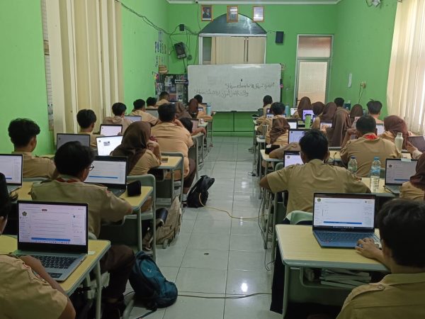 Pelaksanaan ASAS Online Semester Ganjil 2025–2026 di MAN 3 Jakarta Pusat Berjalan Lancar