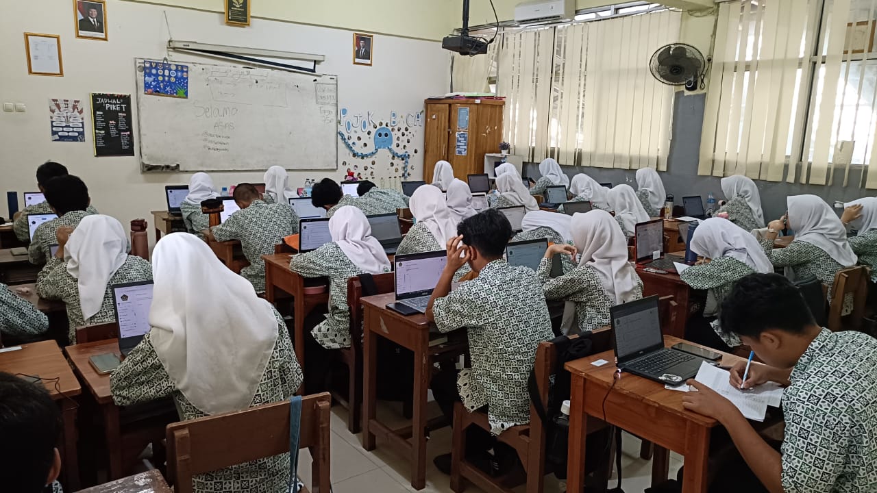 ASAS Online Hari Kedua MAN 3 Jakarta Pusat Berlangsung Lancar
