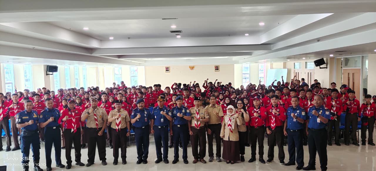 Pramuka MAN 3 Jakarta Pusat Antusias Ikuti Pelatihan Pemadam Kebakaran