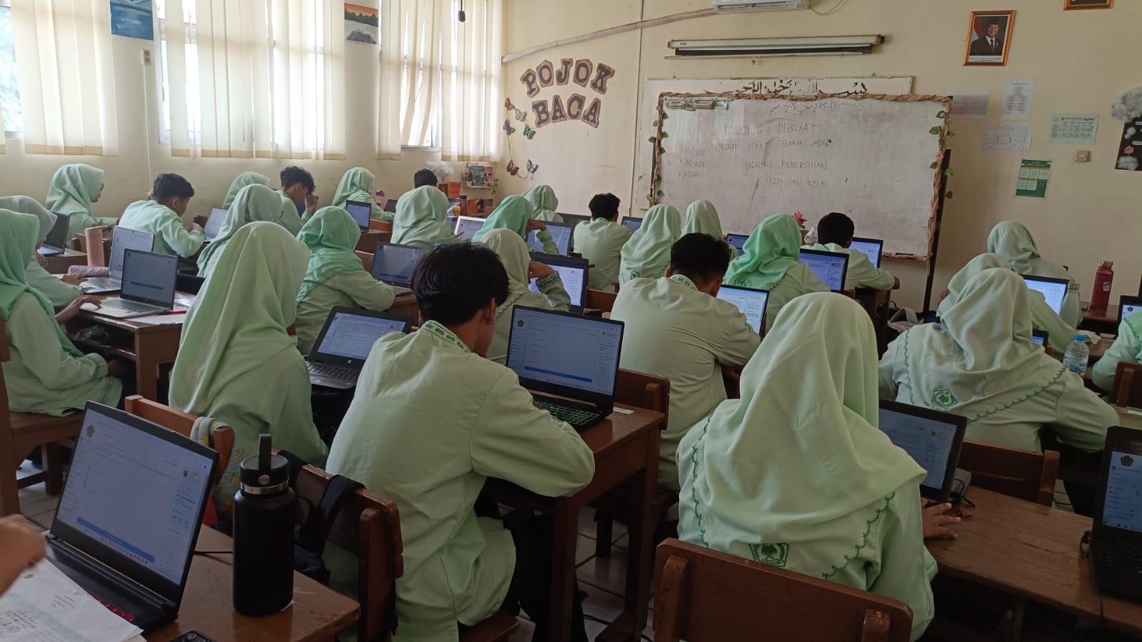 MAN 3 Jakarta Pusat Pertahankan Integritas Ujian Saat ASAS Hari Ketiga