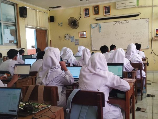 Pelaksanaan ASAS Online Hari Keempat Berjalan Tertib di MAN 3 Jakarta Pusat
