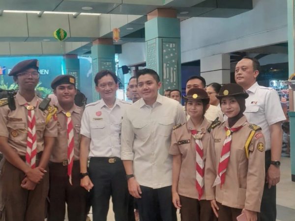 Pramuka MAN 3 Jakarta Pusat Berpartisipasi dalam Karya Bakti Lebaran Bersama Polsek Cempaka Putih dan Polres Metro Jakarta Pusat