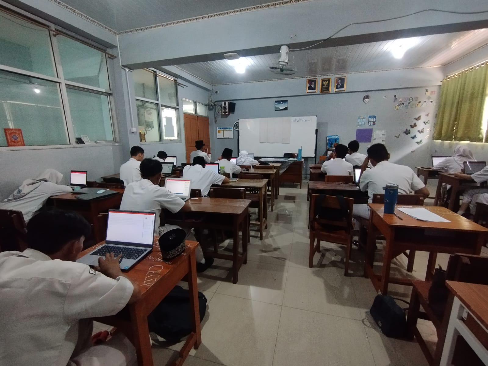 Ujian Madrasah Berbasis Komputer Resmi Dimulai, Siswa MAN 3 Jakarta Pusat Tunjukkan Kesiapan Maksimal