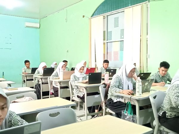 Pembiasaan Religi Perkuat Mental, Ujian Hari Keempat MAN 3 Jakarta Pusat Berjalan Optimal