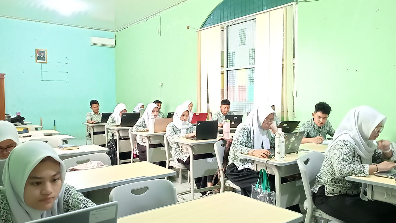 Pembiasaan Religi Perkuat Mental, Ujian Hari Keempat MAN 3 Jakarta Pusat Berjalan Optimal