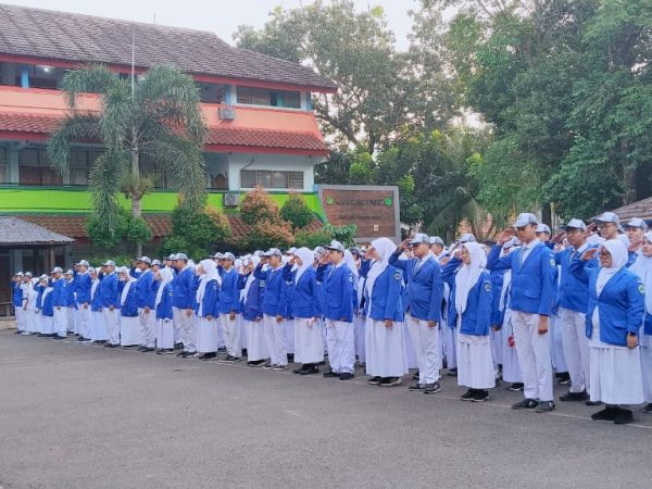 Upacara Bendera MAN 3 Jakarta Pusat Bangkitkan Semangat Akademik Siswa