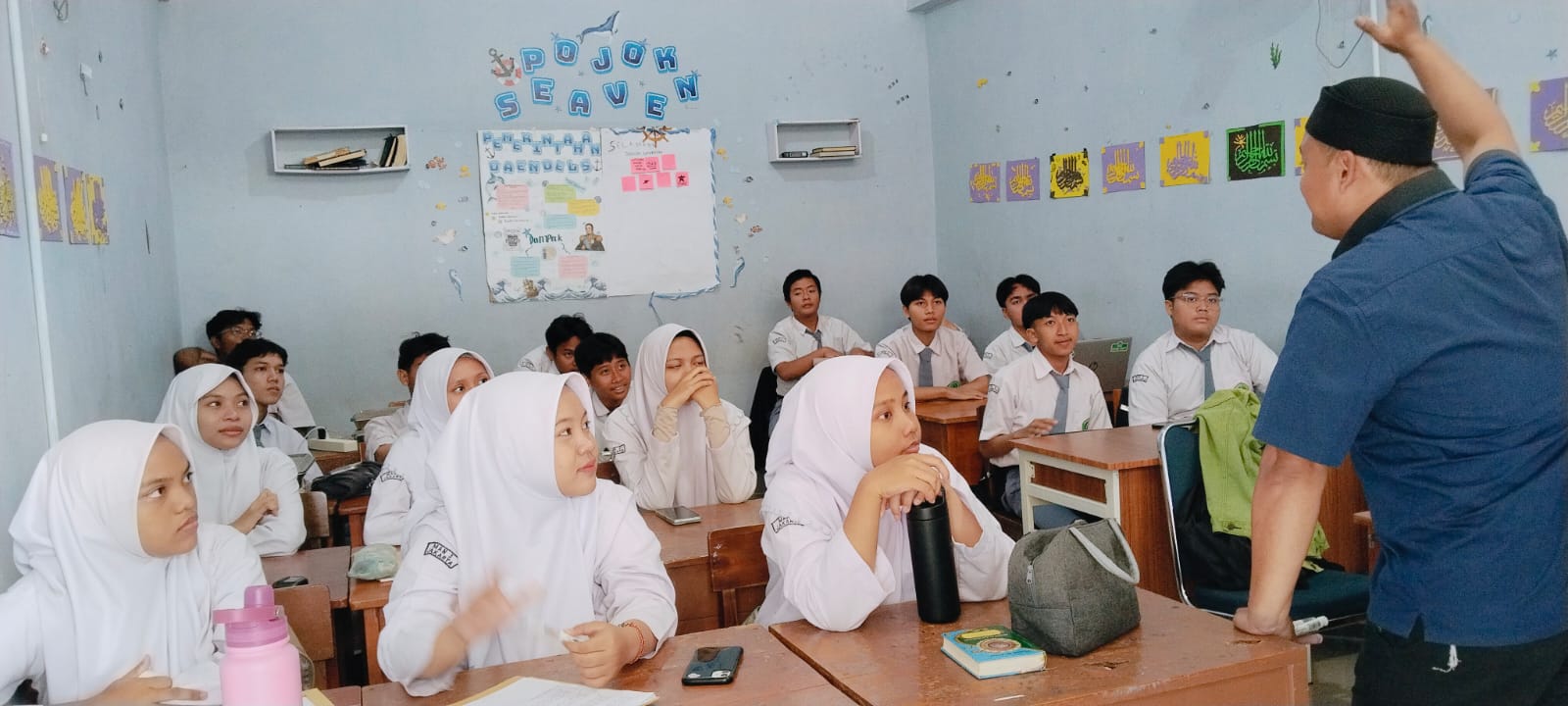 Bimbel Sinteta Perkuat Motivasi Belajar Siswa Kelas 11 MAN 3 Jakarta Pusat