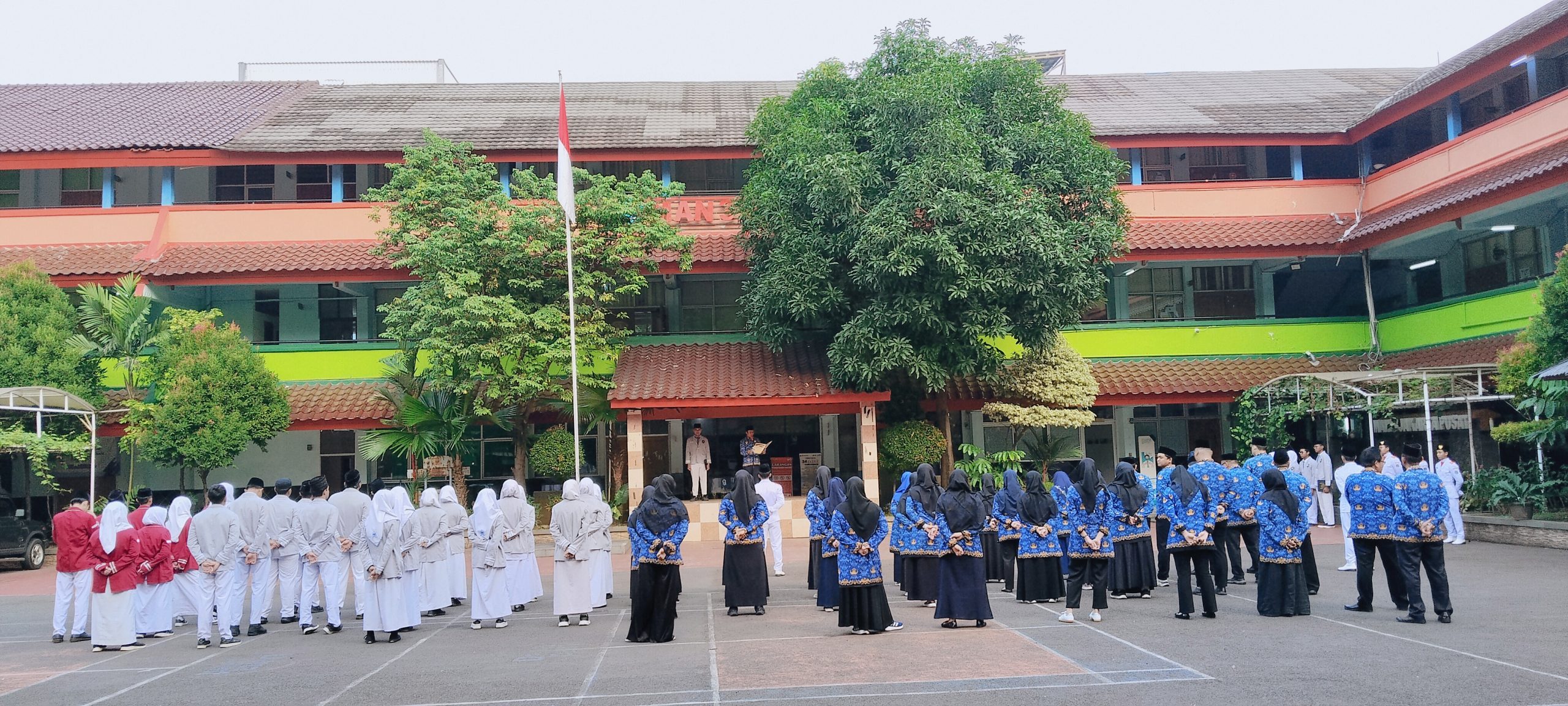 Upacara Hari Lahir Pancasila di MAN 3 Jakarta Pusat Teguhkan Komitmen Kebangsaan dan Semangat Persatuan Upacara Hari Lahir Pancasila di MAN 3 Jakarta Pusat Teguhkan Komitmen Kebangsaan dan Semangat Persatuan