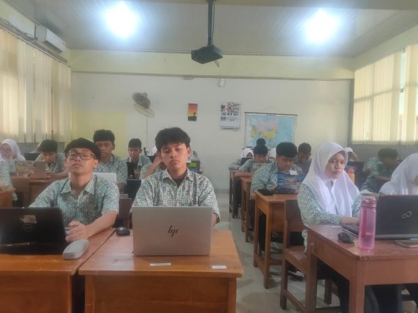 ASAT Online Hari Ketiga, MAN 3 Jakarta Pusat Optimalkan Evaluasi Berbasis Digital