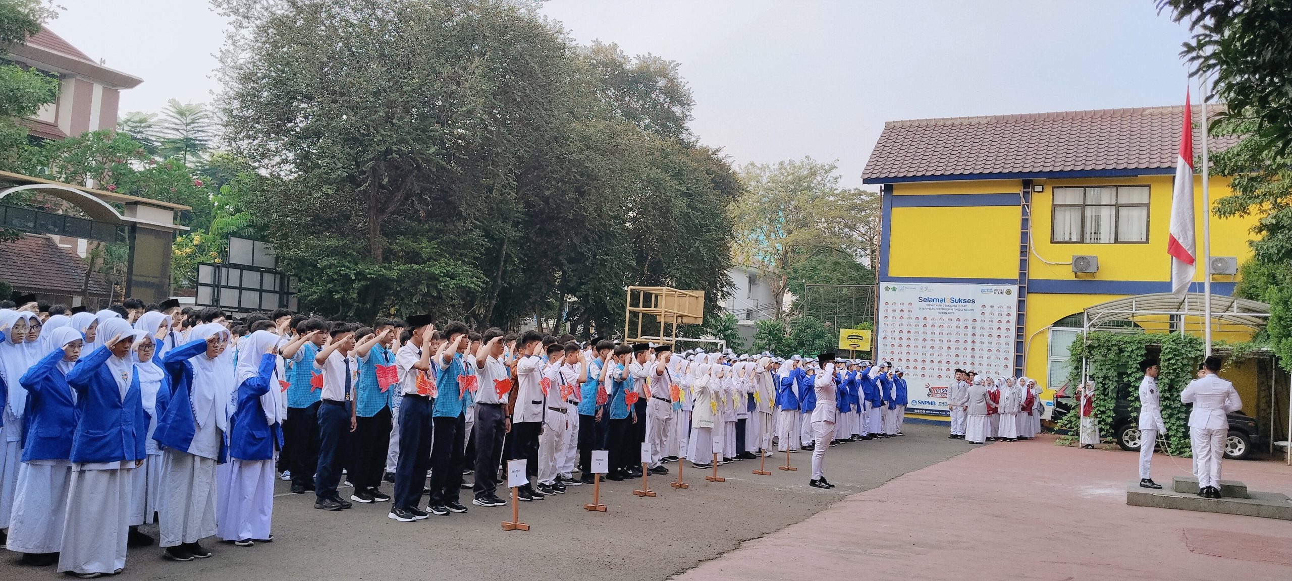 Upacara Perdana 2026/2027, Awal Perjalanan Menuju Prestasi dan Karakter Mulia Upacara Perdana 2026/2027, Awal Perjalanan Menuju Prestasi dan Karakter Mulia