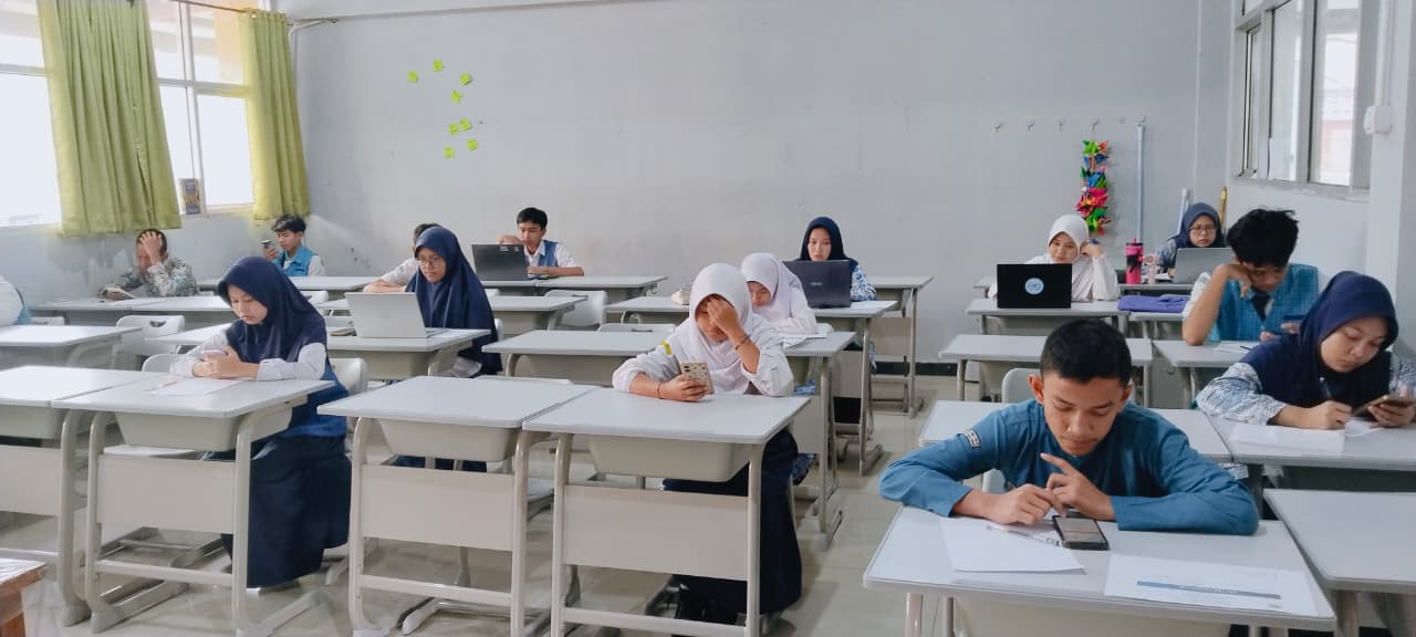 Satu Ujian, Sejuta Harapan: Ratusan Calon Murid Baru Ikuti Tes CBT Jalur Akhir MAN 3 Jakarta Pusat